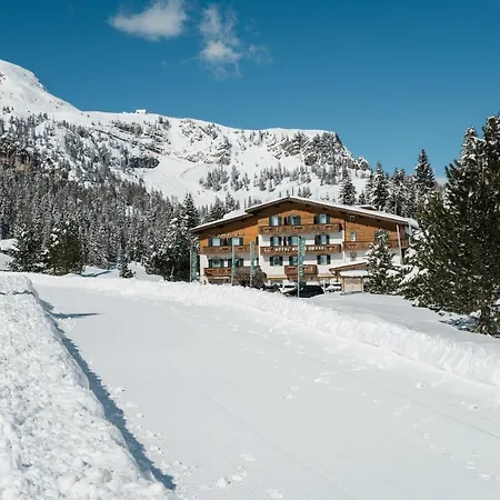 Otel Monte Cherz 3*