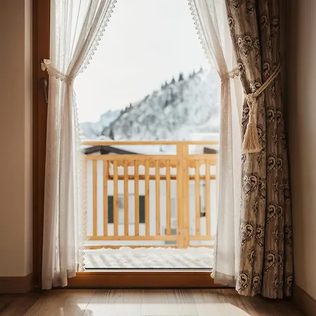 מלון Monte Cherz 3*