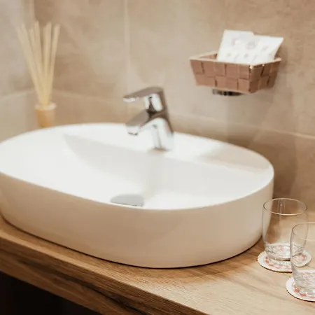 Monte Cherz מלון אראבה