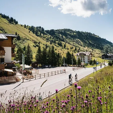 Hotel Monte Cherz