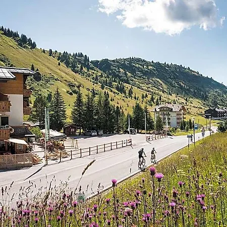Monte Cherz Hotel